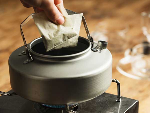 ヤカンで煮出す