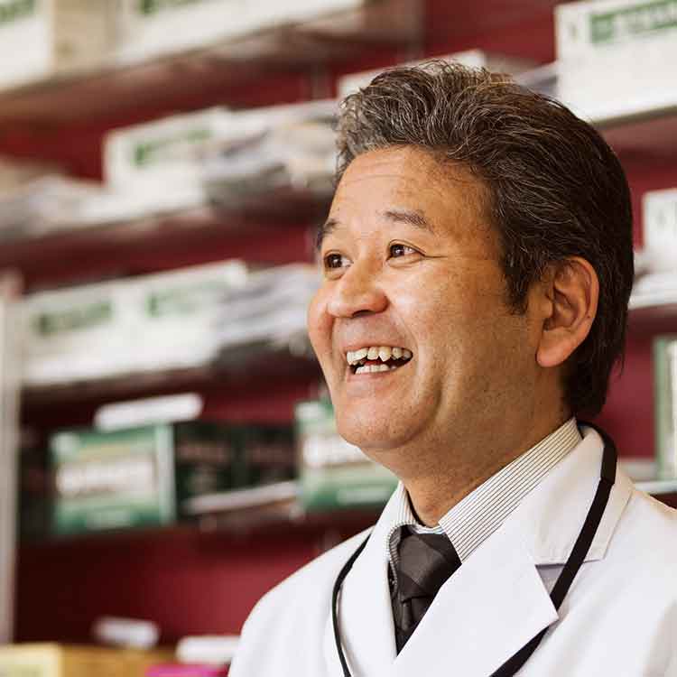 エソラ漢方薬本舗　河野竜二